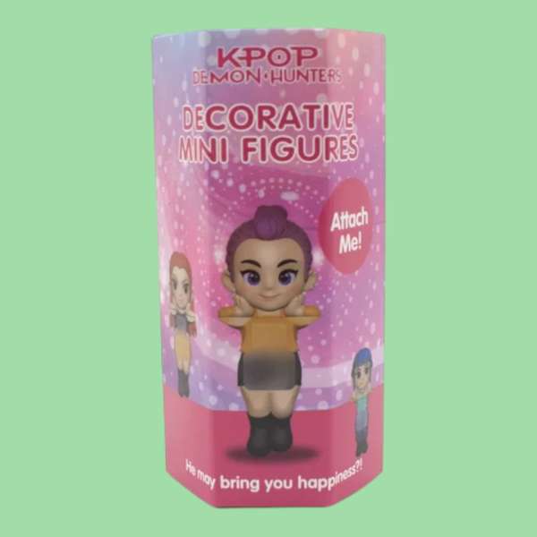 K-POP meglepetés figura